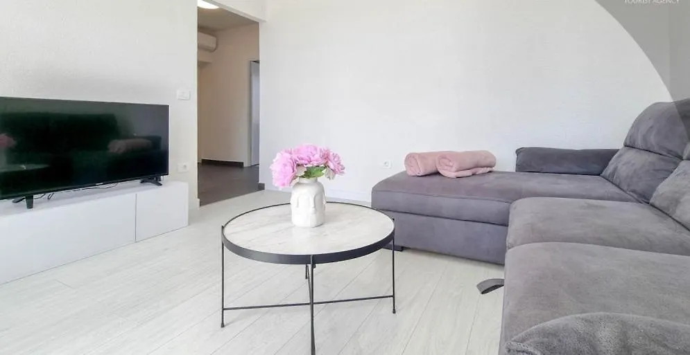 אומאג Bella Apartment